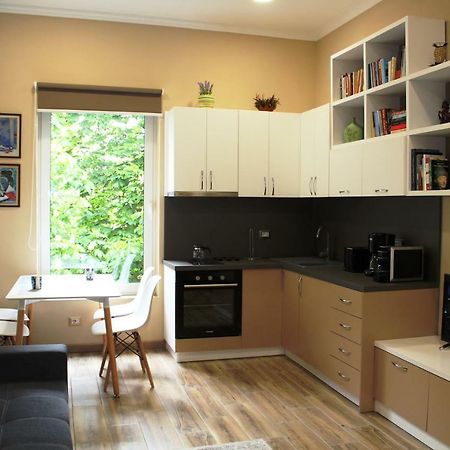 2V1 - Blloku Mac Appartement Tirana Buitenkant foto